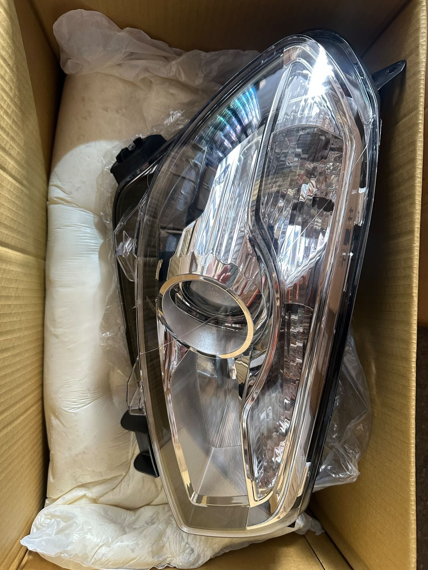 Nissan Qashqai Sağ Far Elektırıklı Mercekli 2010-2013 TYC