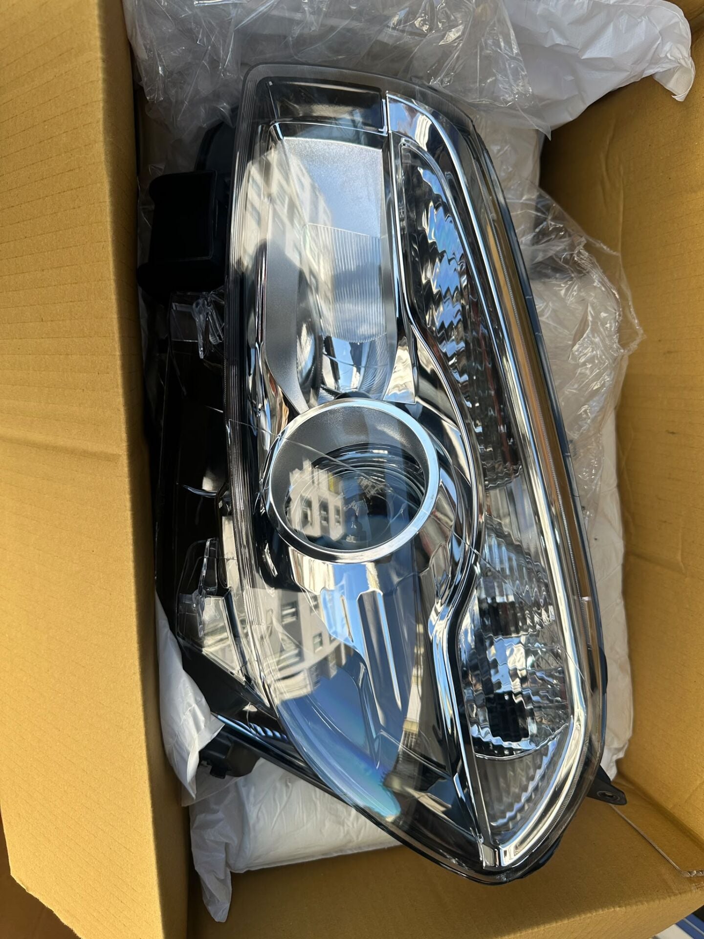 Nissan Qashqai Sol Far Elektırıklı Mercekli 2010-2013 TYC