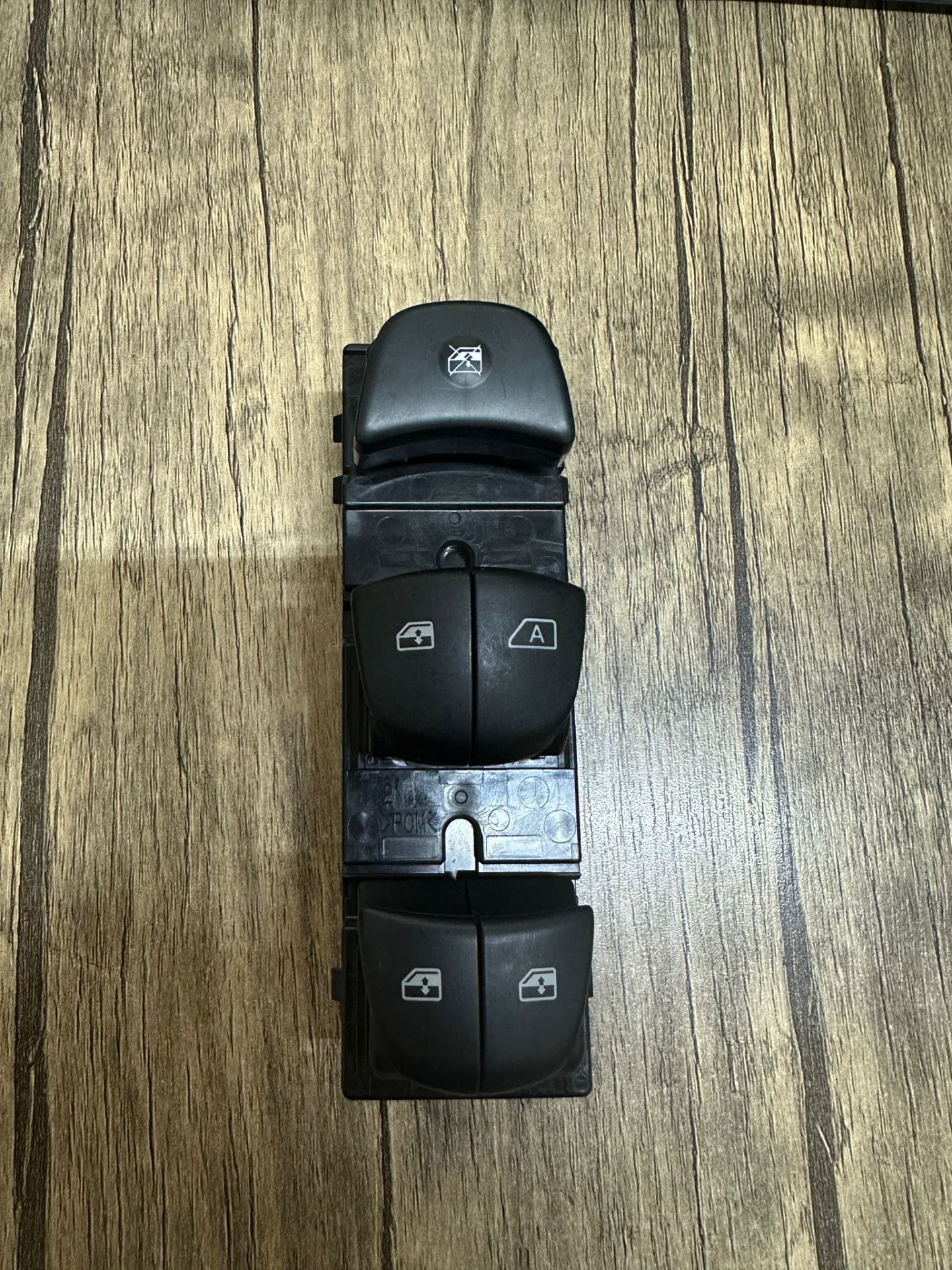 254011915R Renault Koleos 2 Ön Sol Cam Düğmesi Dörtlü 2018