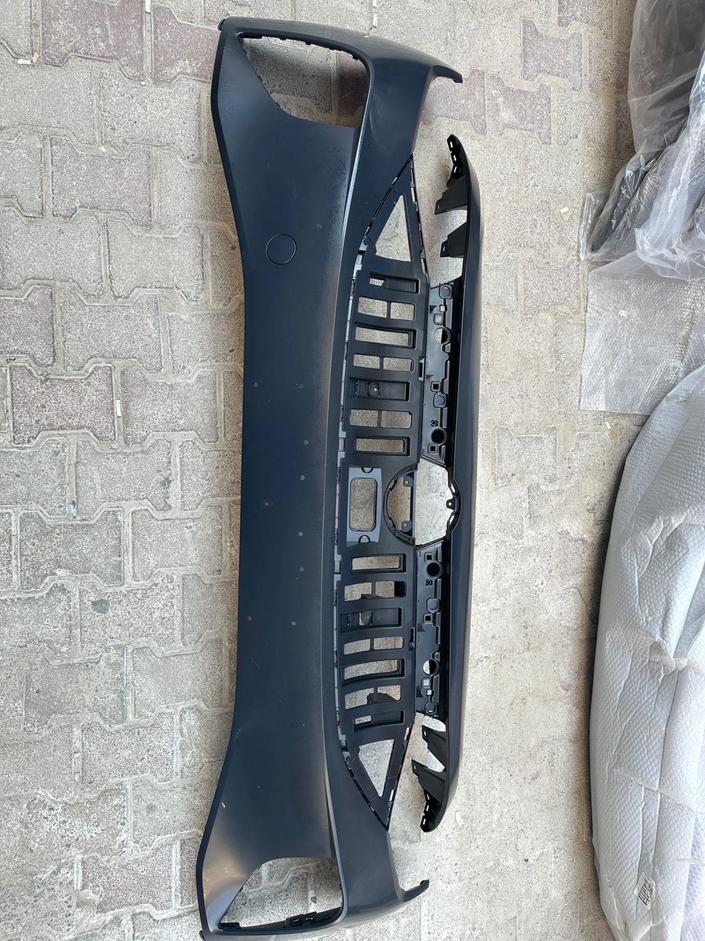 VW ID4 Ön Tampon Orjınal 11G807217