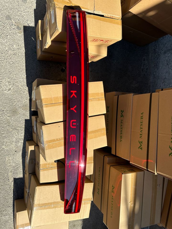 Skywell ET5 Arka ORTA Komple Stop Lambası 2021-2024 ORJINAL 0 !!