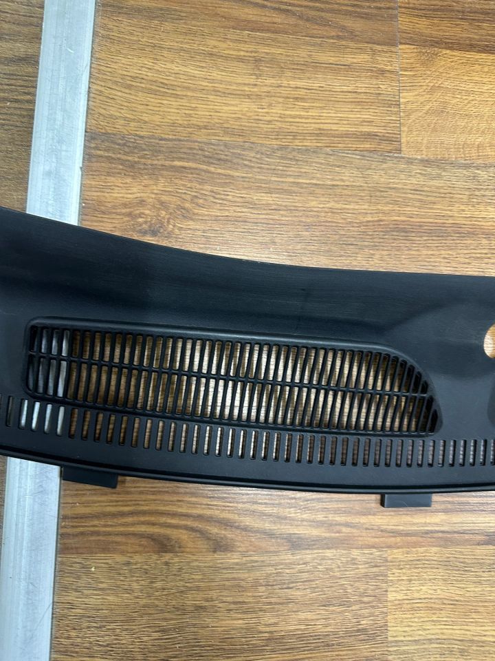 Ford Fiesta Ön Cam Alt Izgarası 2009-2018