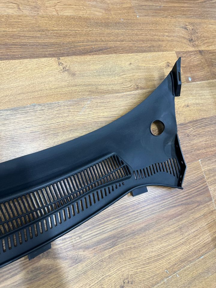 Ford Fiesta Ön Cam Alt Izgarası 2009-2018