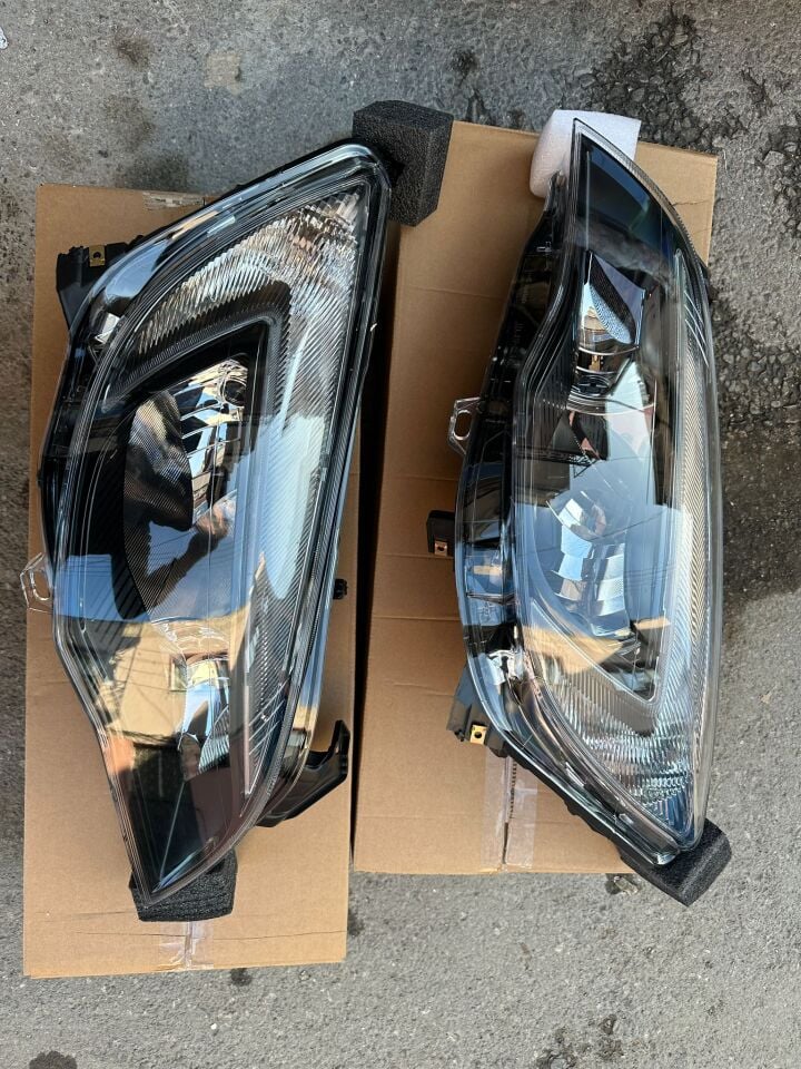 Opel Astra J Siyah Zemin Sağ Sol Far Lambası 2013>