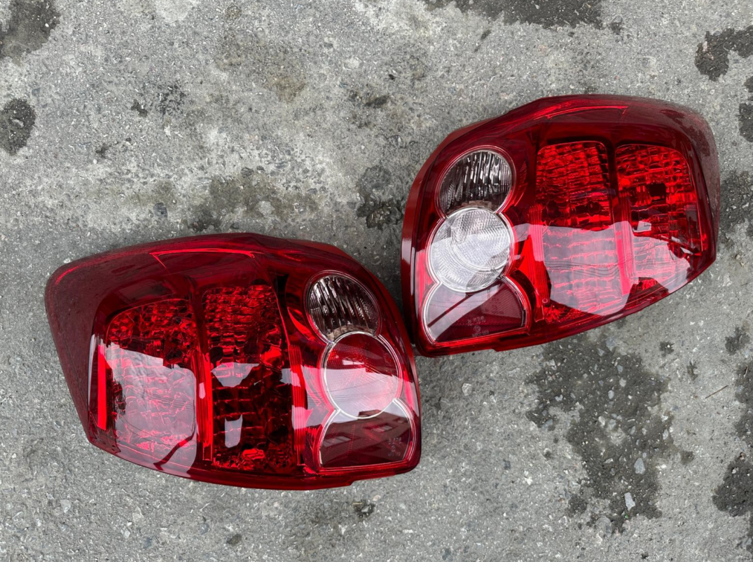 Toyota Auris Sağ Sol Stop Lambası Set 2007-2009