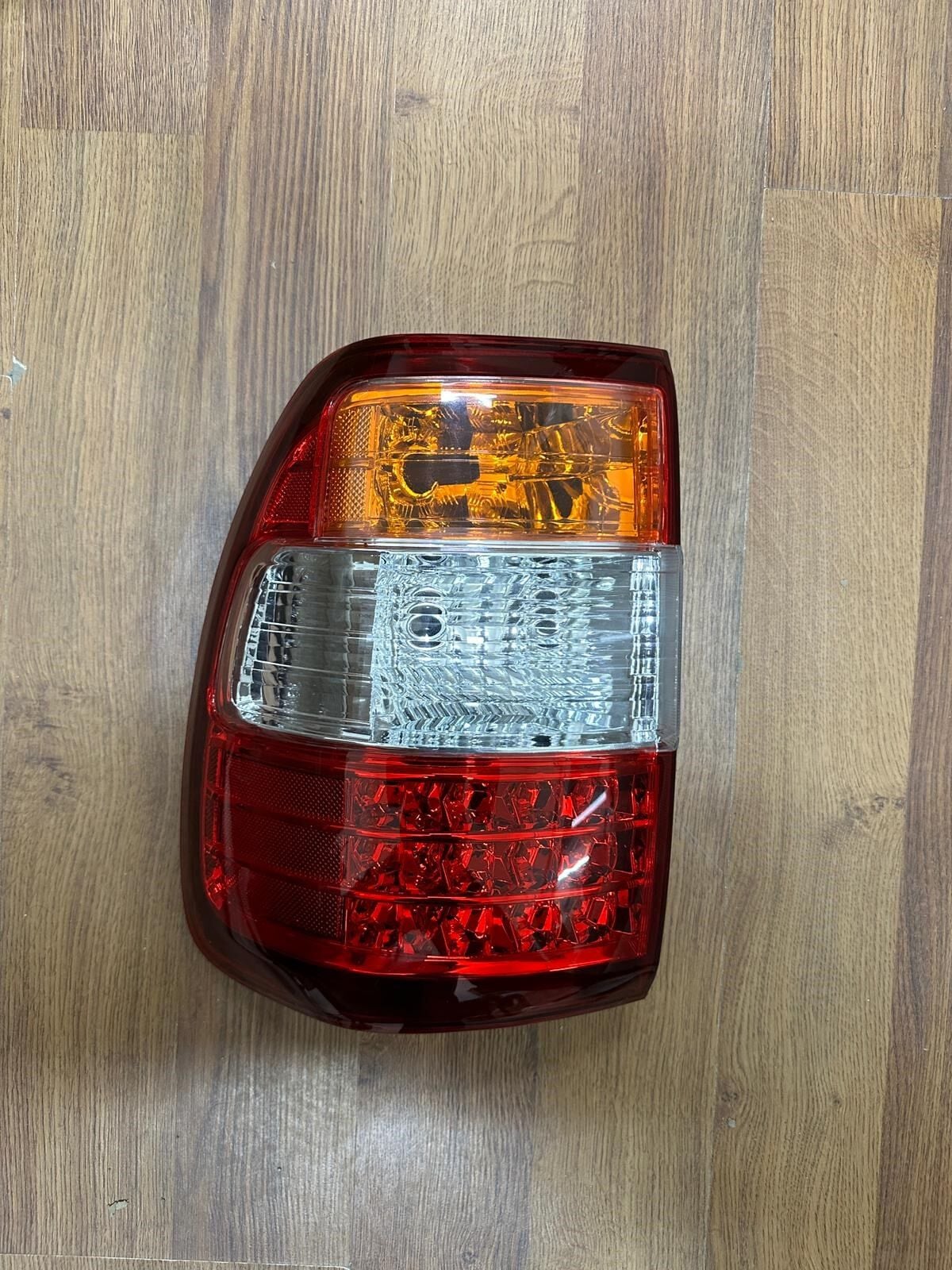 Toyota Land Crusıer Dış Sol Ledli Stop Lambası 2006>
