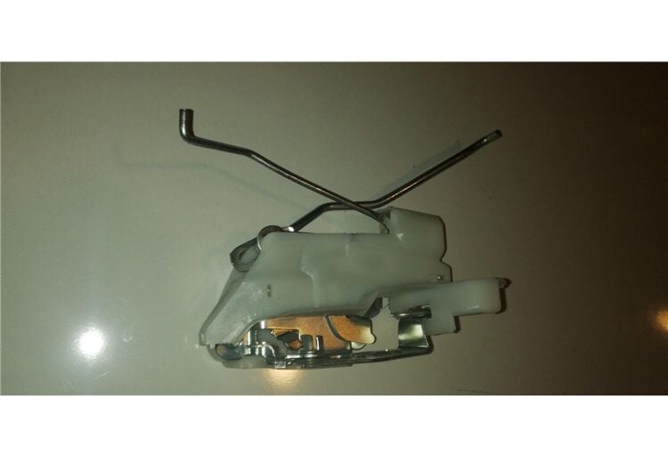 Mıtsubıshı Kilit Kapı L200 00-05 Ön İç Sol