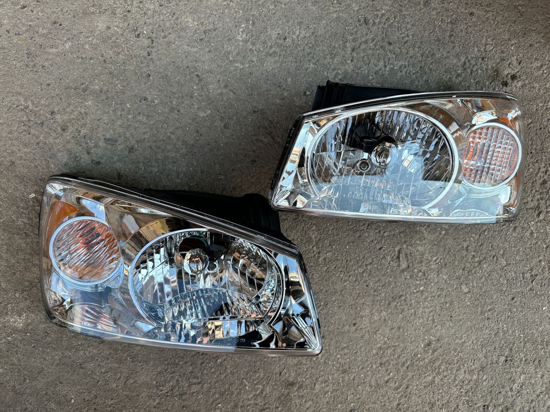 Kia Cerato Sağ Sol Far Lambası Manuel 2004-2006