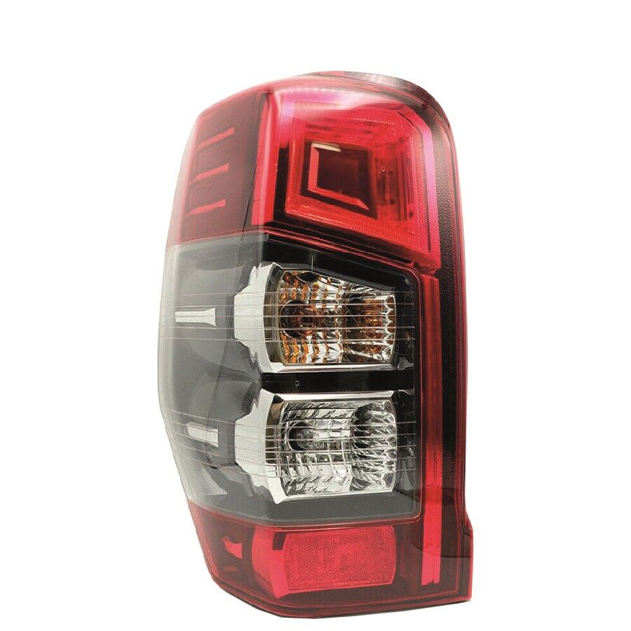 Mitsubishi L200 Stop Lambası Sol Ledsiz Duylu 2019-2021