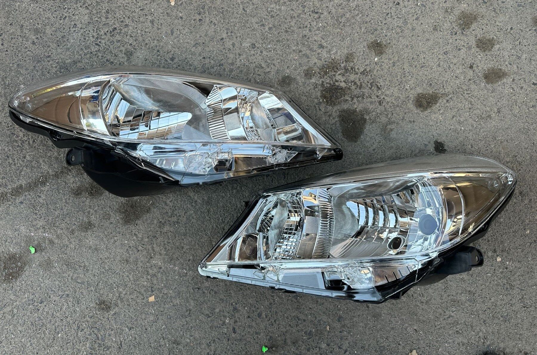 Toyota Yaris Sağ Sol Far Lambası 2012-2014